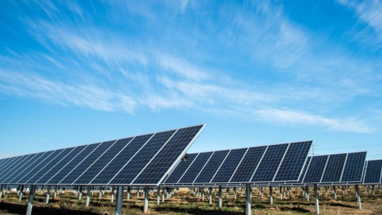 iDPRT iK4 ipari vonalkód nyomtató: Megbízható nyomtatási megoldás a napelemes fotovoltaikus ipar számára